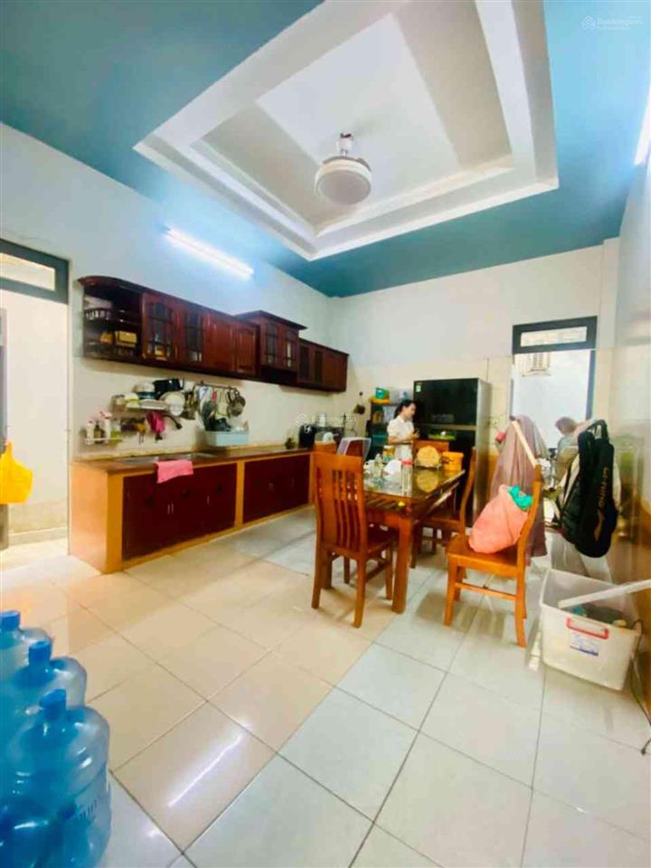 Bán nhà 2 tầng  hxh quay đầu  tỷ  64m hẻm 10m phân lô vip, tân sơn