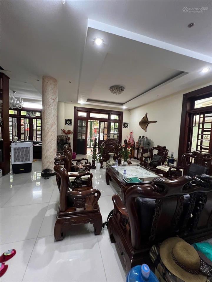 Bán biệt thự 198m  mt cmt8 tân bình  45 tỷ tl
