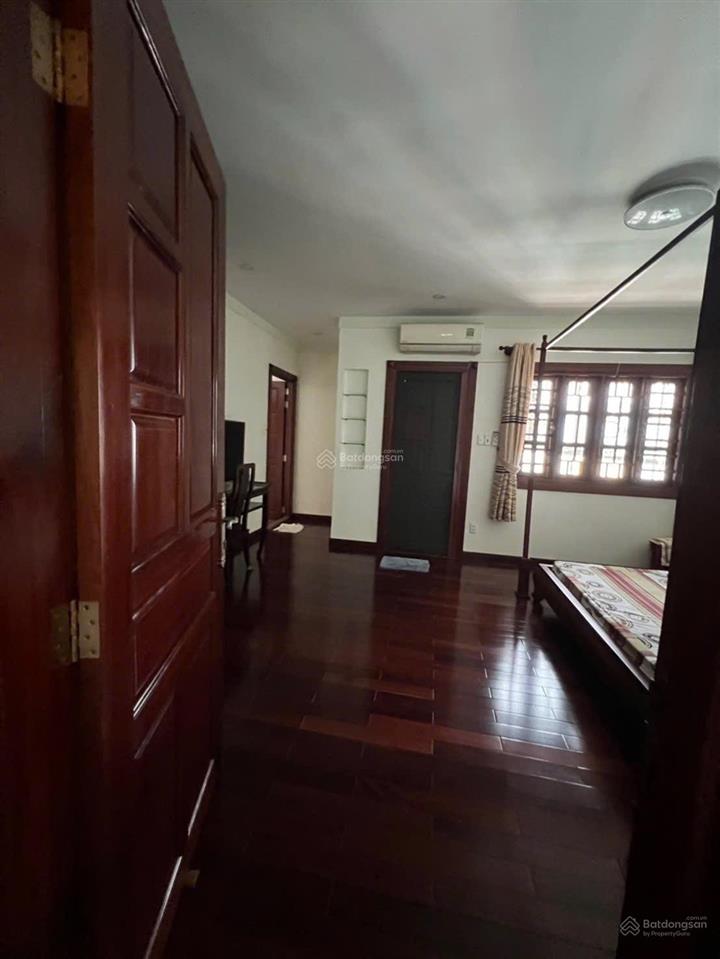 Bán biệt thự 198m  mt cmt8 tân bình  45 tỷ tl