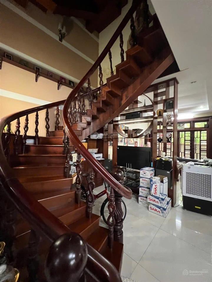 Bán biệt thự 198m  mt cmt8 tân bình  45 tỷ tl