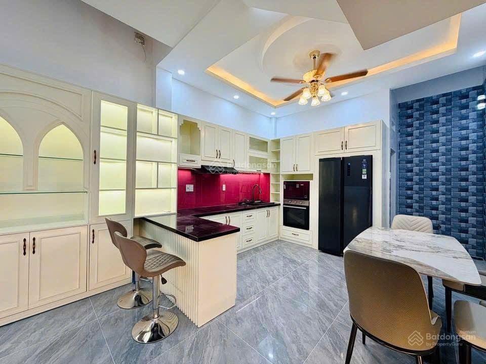 Nhà mới 100% phạm văn chiêu 60m2  hxh  nhỉnh 9 đồng còn tl