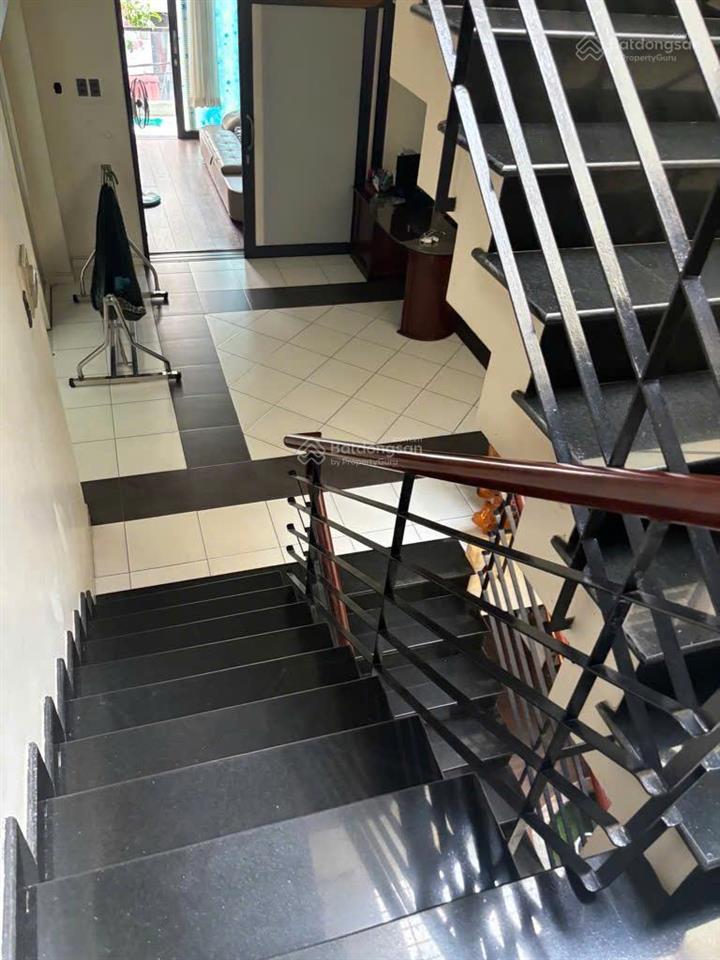 Định cư bán gấp villa cao cấp 145m2 (7.8x20)  3 tầng  gần mercedes  cv làng hoa 15.x tỷ còn tl
