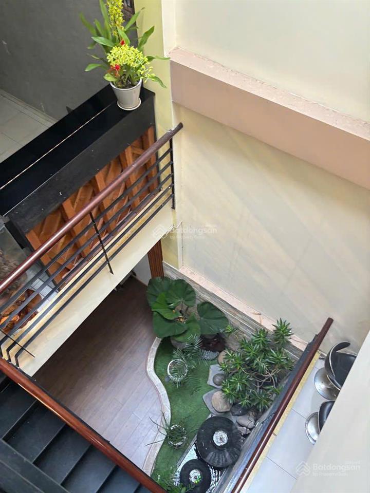 Định cư bán gấp villa cao cấp 145m2 (7.8x20)  3 tầng  gần mercedes  cv làng hoa 15.x tỷ còn tl