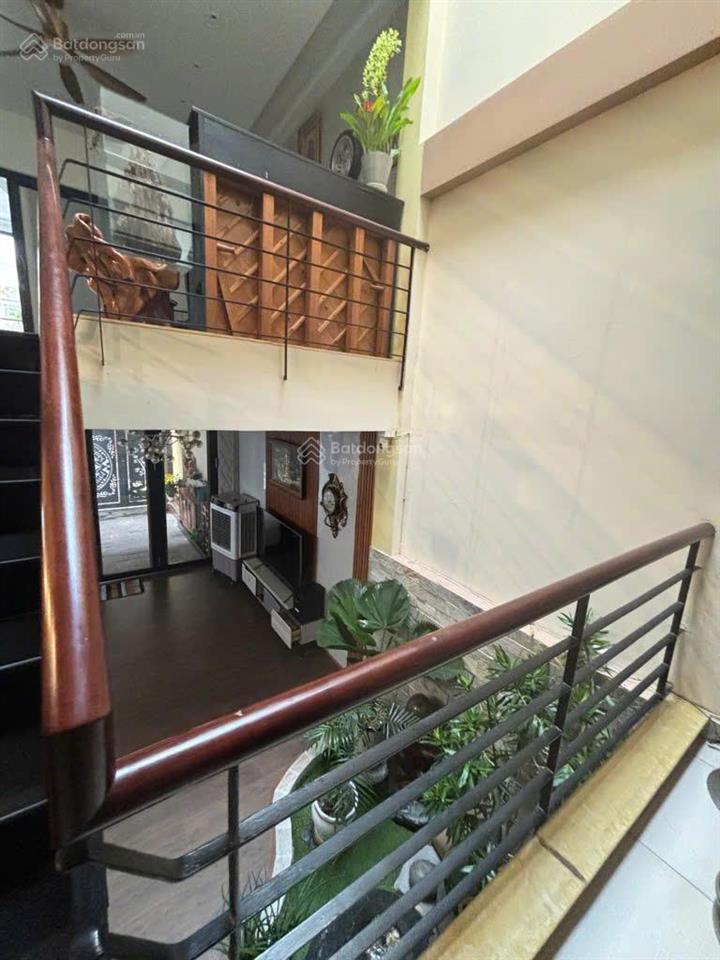 Định cư bán gấp villa cao cấp 145m2 (7.8x20)  3 tầng  gần mercedes  cv làng hoa 15.x tỷ còn tl