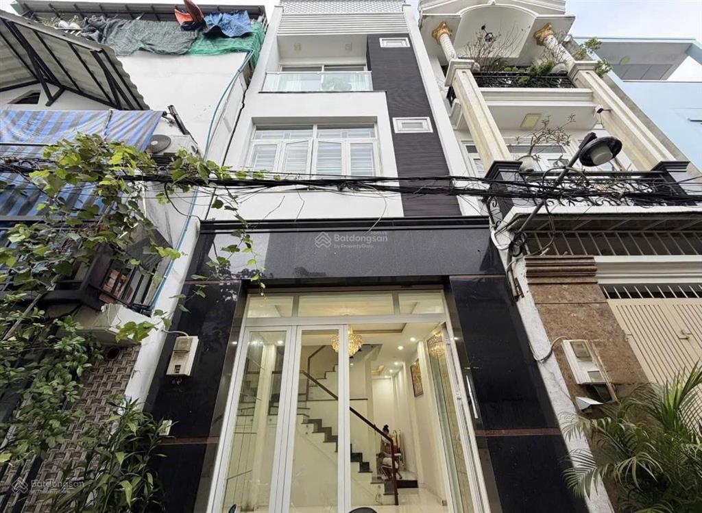 Gấp ko có căn thứ 2 bán nhanh nhà 4 tầng ngày nguyễn xí  phạm văn đồng  hxh to  chỉ 6.8 tỷ