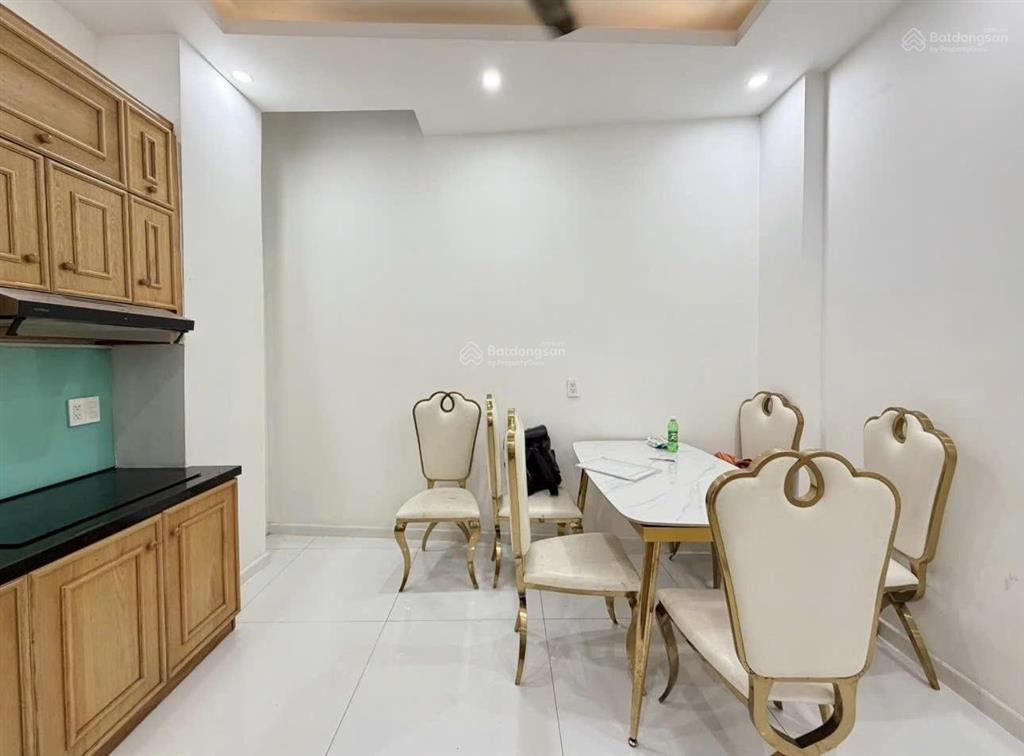 Gấp ko có căn thứ 2 bán nhanh nhà 4 tầng ngày nguyễn xí  phạm văn đồng  hxh to  chỉ 6.8 tỷ