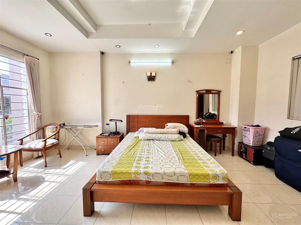 Bán gấp nhà 115m2  ngang 6.7m  hxh thông  dương quảng hàm  chỉ 12.3 tỷ