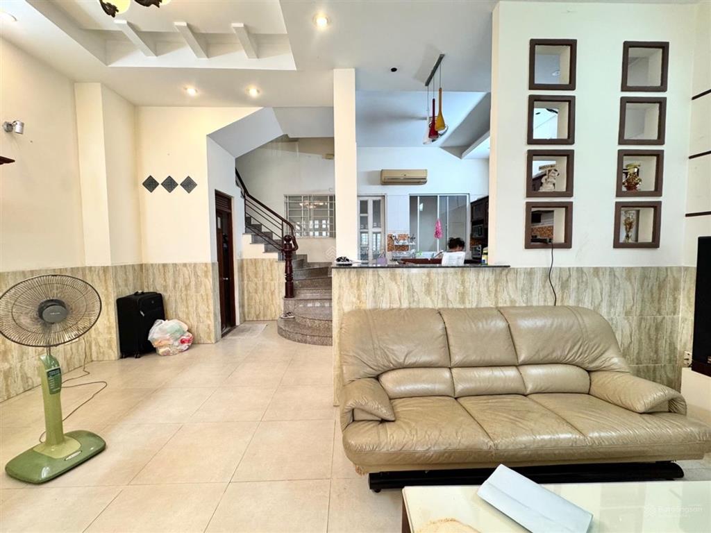Bán gấp nhà 115m2  ngang 6.7m  hxh thông  dương quảng hàm  chỉ 12.3 tỷ