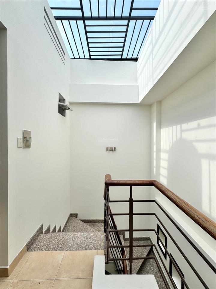 Bán gấp nhà 115m2  ngang 6.7m  hxh thông  dương quảng hàm  chỉ 12.3 tỷ