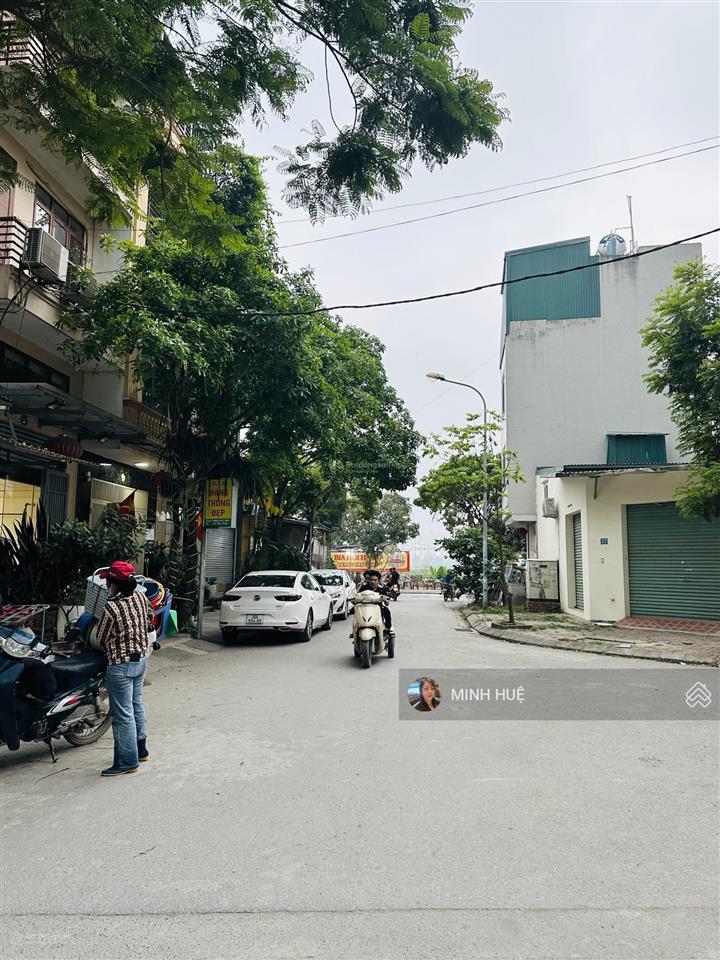Bán đất khu đấu giá mậu lương hà đông 60m2 mt 5m đường 12m vỉa hè rộng phù hợp đầu tư nhỉnh 12 tỷ