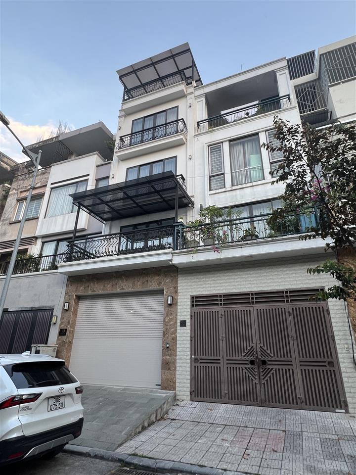 Giảm 2 tỷ! hiếm có 01 căn liền kề thô văn phú hà đông, gần công viên 90m2 5 tầng giá 18.2 tỷ có tl