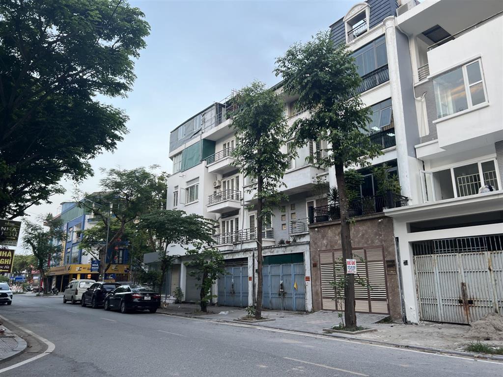 Giảm 2 tỷ! hiếm có 01 căn liền kề thô văn phú hà đông, gần công viên 90m2 5 tầng giá 18.2 tỷ có tl