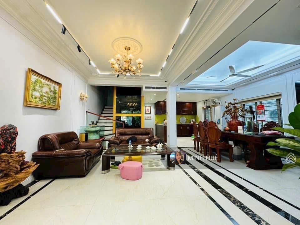 Cần bán bt 200m2  6 tầng lên được 78 tầng + hầm  mt 14.5m  tại nguyễn xiển  nhỉnh 72 tỷ có tl