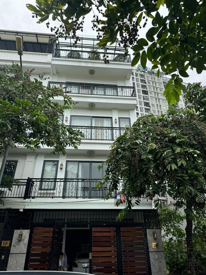 Bán nhà ở phố yên phúc gần trần phú văn quán cạnh hồ  42m2 x 4 tầng  ô tô đỗ cửa  nhỉnh 9 tỷ