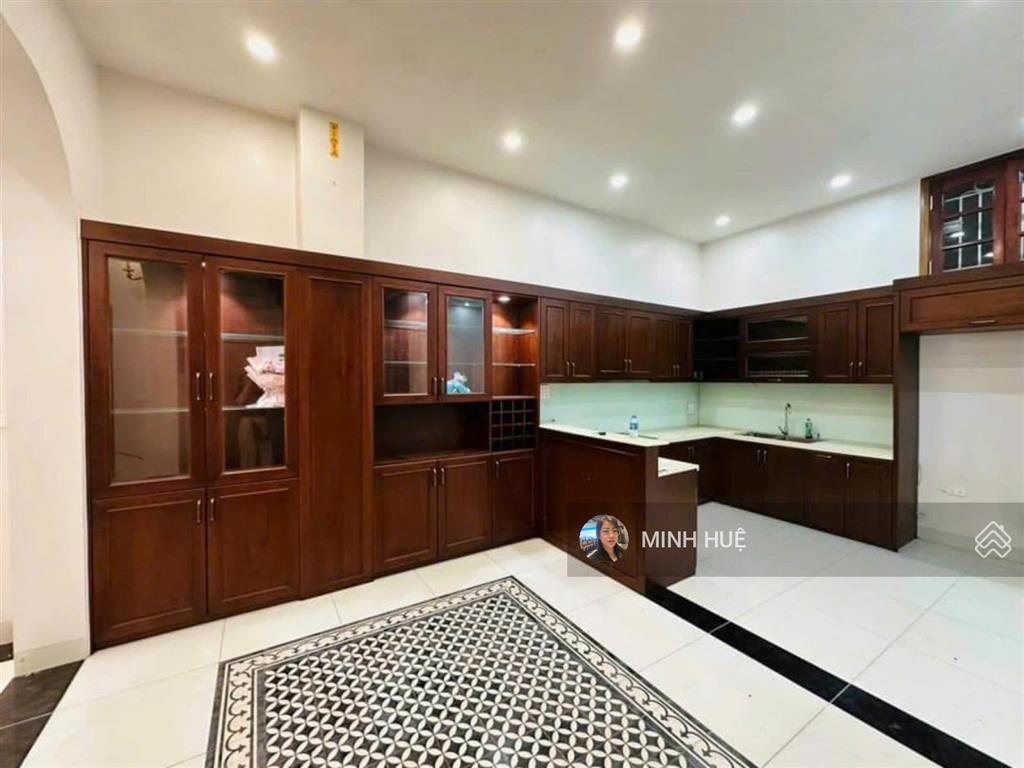 Bán liền kề phân lô vỉa hè xa la hà đông, 70m2 lô góc, giá 12 tỷ