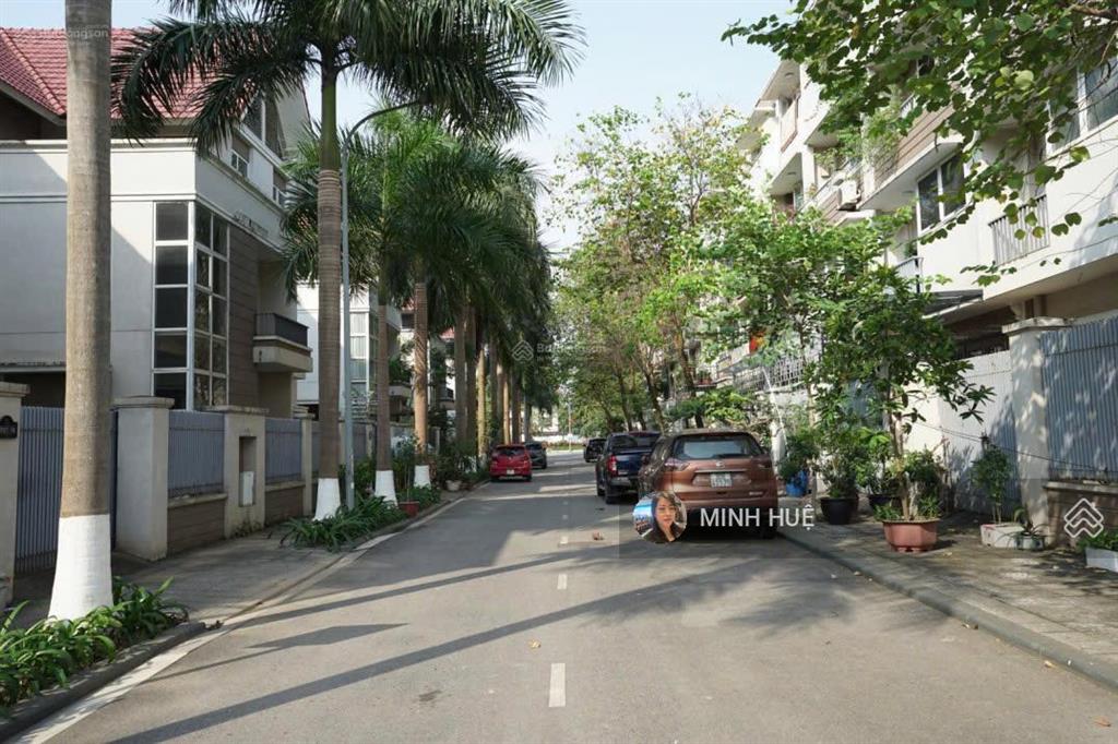 Lô góc 120m² view hồ, nhỉnh 31 tỷ liền kề thô trung văn trí đẹp vị mặt tiền 25m