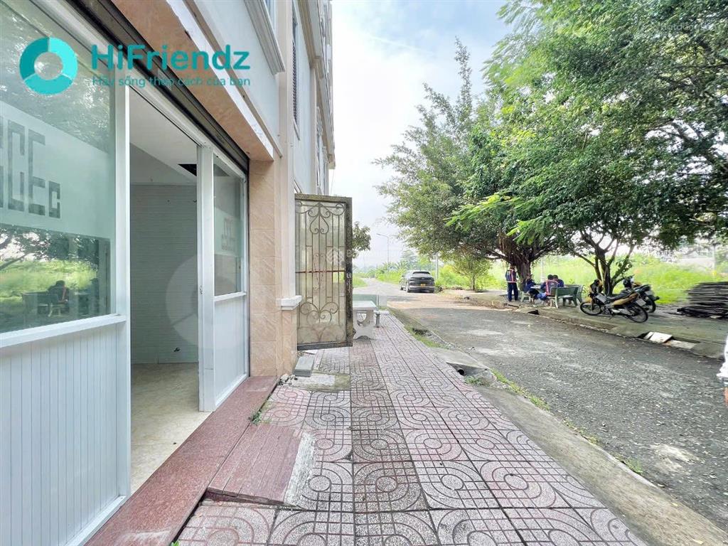 1pn cổng riêng lối đi riêngđậu oto trước nhàmặt bằng văn phòngkinh doanh online kết hợp để ở