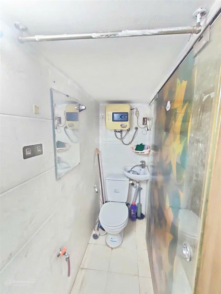 Cho thuê nhà trọ tại ngõ 73 ngách 33, đê trần khát chân, 2,8 triệu, 18m2