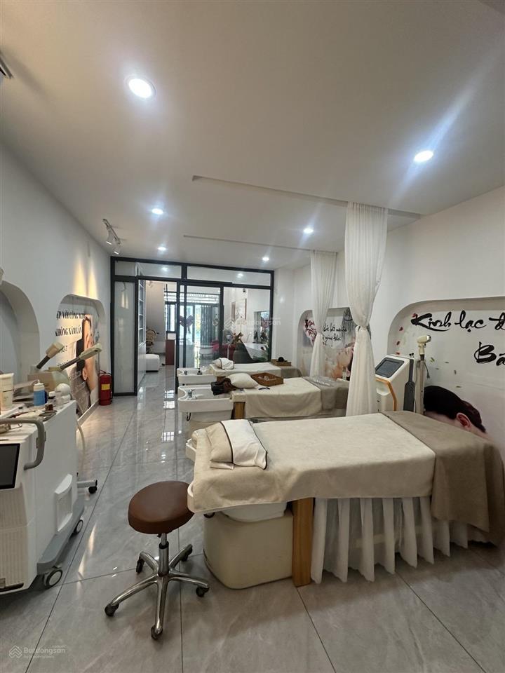 Nhà 4 tầng mới  an lạc bình tân  hxh thông  đang kinh doanh spa