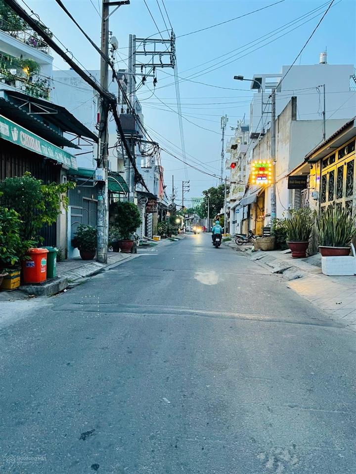 Hương lộ 2 hẻm 8m thông 4.5x17m 3 tầng hơn 7 tỷ