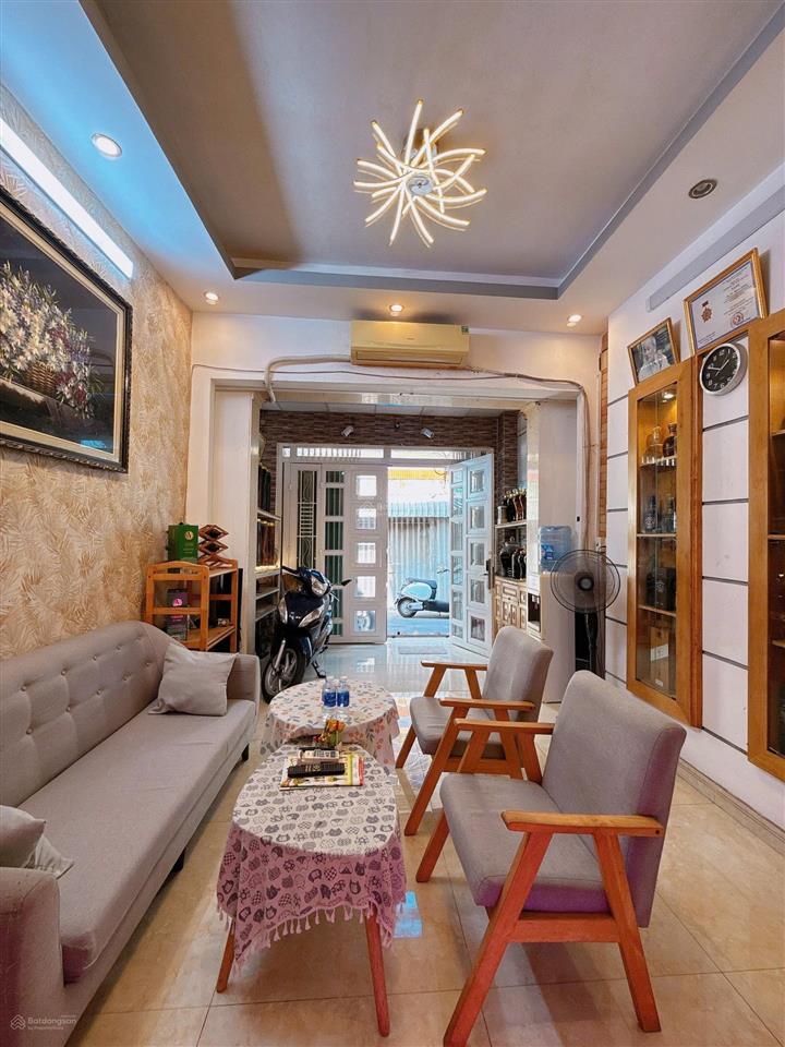 Nhà đẹp chinh chủ có thang máy mini hẻm xe hơi vf3 4 phòng ngủ st 42m 3 tầng btct