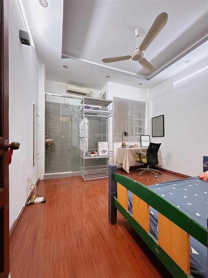 Nhà đẹp chinh chủ có thang máy mini hẻm xe hơi vf3 4 phòng ngủ st 42m 3 tầng btct