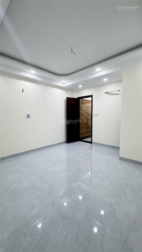 Thang máy 500kg  1/ lê văn quới  5 tầng  6pn  đường nhựa 8m  nhà đẹp ở ngay  nhỉnh 9 tỷ xíu