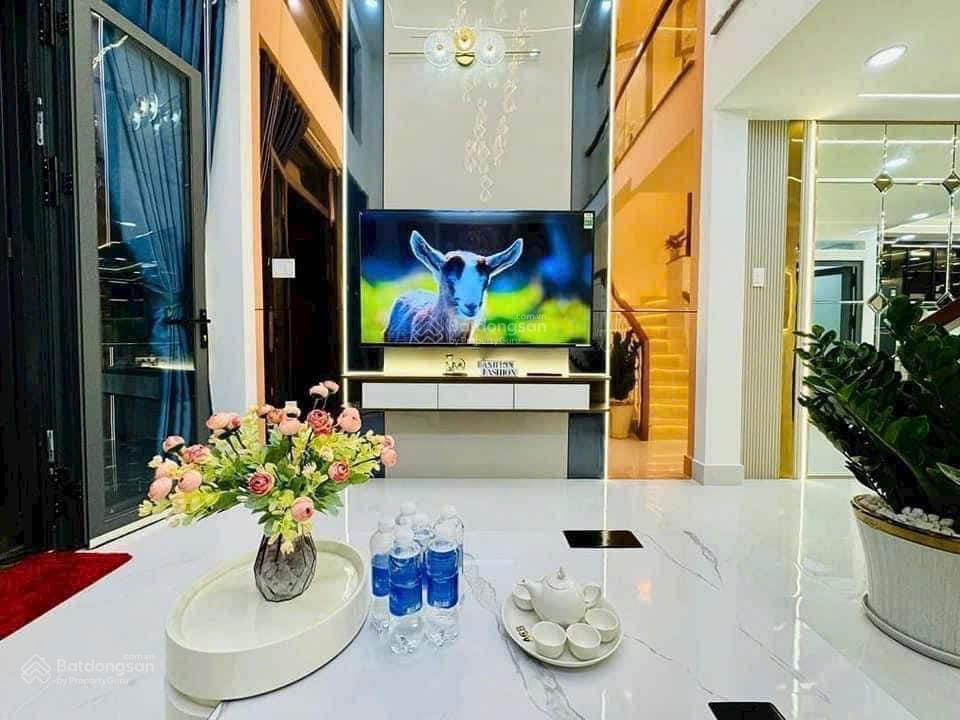 Bán nhà 4 tầng, giá 3tỷ550 tại đ. nguyễn thượng hiền, p6, bình thạnh. sổ chính chủ, dt 56m2 (4x14m)
