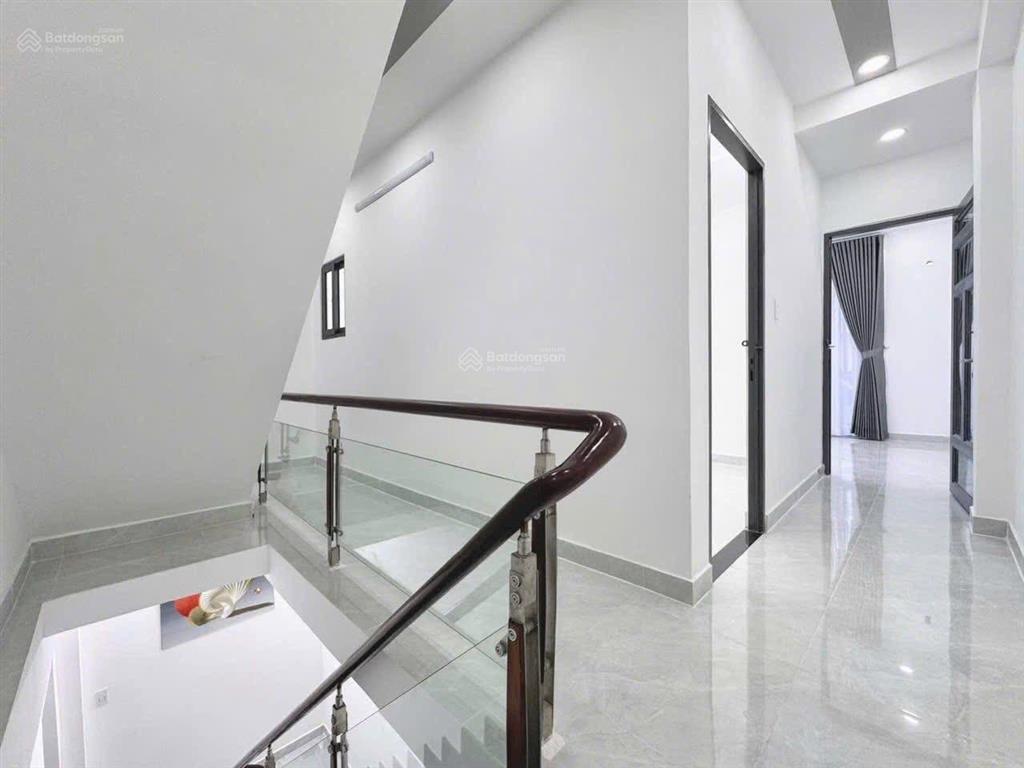 Bán nhà 4 tầng (5pn, 5wc) giá 5.4 tỷ, ngay đoàn thị điểm, p1, q. phú nhuận. sổ hồng riêng chính chủ