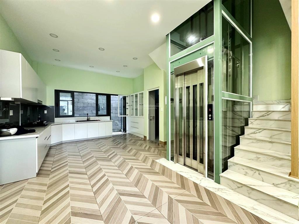 Vị trí đắc địa, nhà biệt thự ngay trần não, quận 2, xây 3tầng, 87m2 (5x15,4m) đường 8m