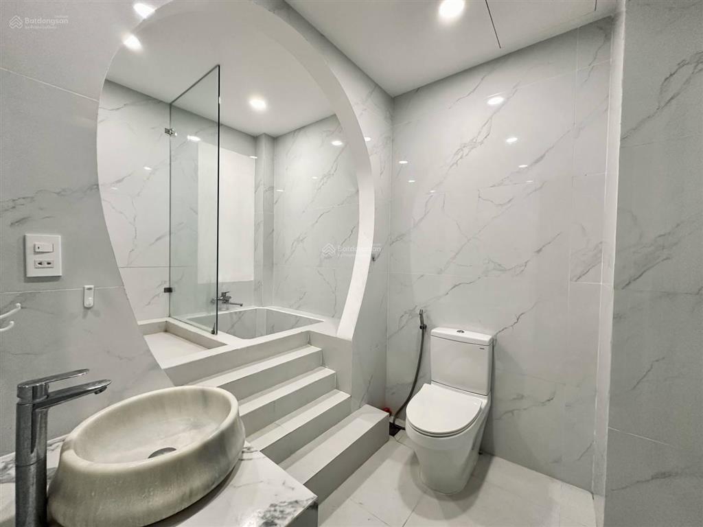 Vị trí đắc địa, nhà biệt thự ngay trần não, quận 2, xây 3tầng, 87m2 (5x15,4m) đường 8m