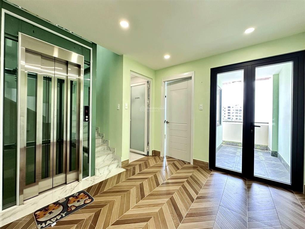 Vị trí đắc địa, nhà biệt thự ngay trần não, quận 2, xây 3tầng, 87m2 (5x15,4m) đường 8m