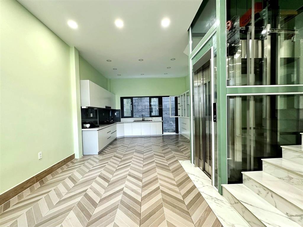 Vị trí đắc địa, nhà biệt thự ngay trần não, quận 2, xây 3tầng, 87m2 (5x15,4m) đường 8m