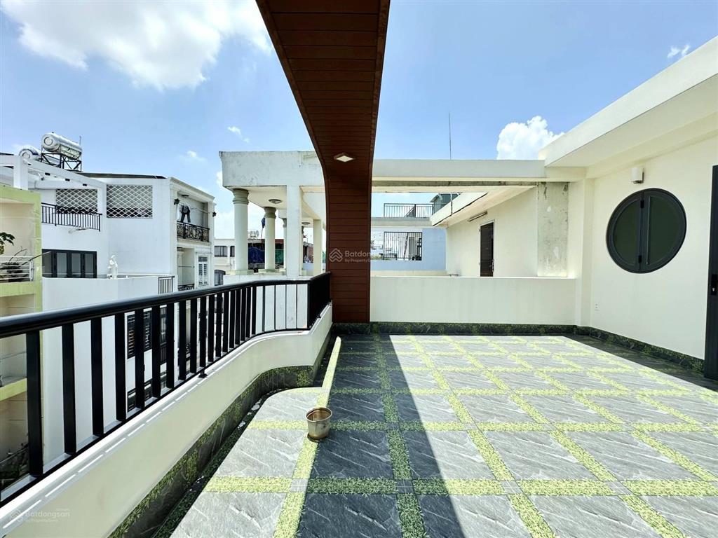 Vị trí đắc địa, nhà biệt thự ngay trần não, quận 2, xây 3tầng, 87m2 (5x15,4m) đường 8m