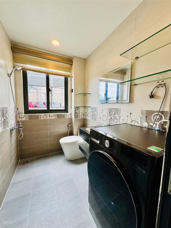Nhà ngay nguyễn gia trí, p25, bình thạnh. dt 66,3m2 (xây 3 tầng, 4pn 4wc) sổ riêng