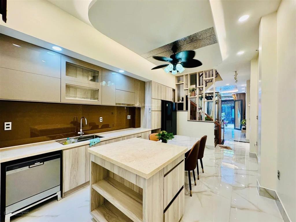 Nhà ngay nguyễn gia trí, p25, bình thạnh. dt 66,3m2 (xây 3 tầng, 4pn 4wc) sổ riêng