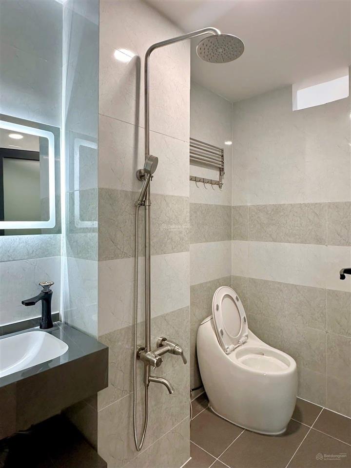 Trung tâm sài gòn, nhà ngay ký con, nguyễn thái bình, quận 1. dt 67,5m2 (4 tầng  5pn, 5wc) sổ sẵn