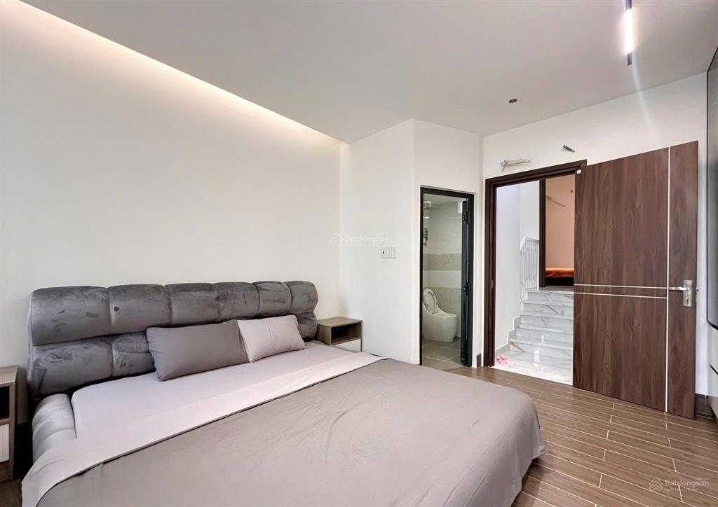 Trung tâm sài gòn, nhà ngay ký con, nguyễn thái bình, quận 1. dt 67,5m2 (4 tầng  5pn, 5wc) sổ sẵn