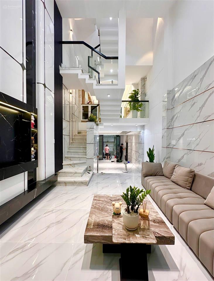 Trung tâm sài gòn, nhà ngay ký con, nguyễn thái bình, quận 1. dt 67,5m2 (4 tầng  5pn, 5wc) sổ sẵn