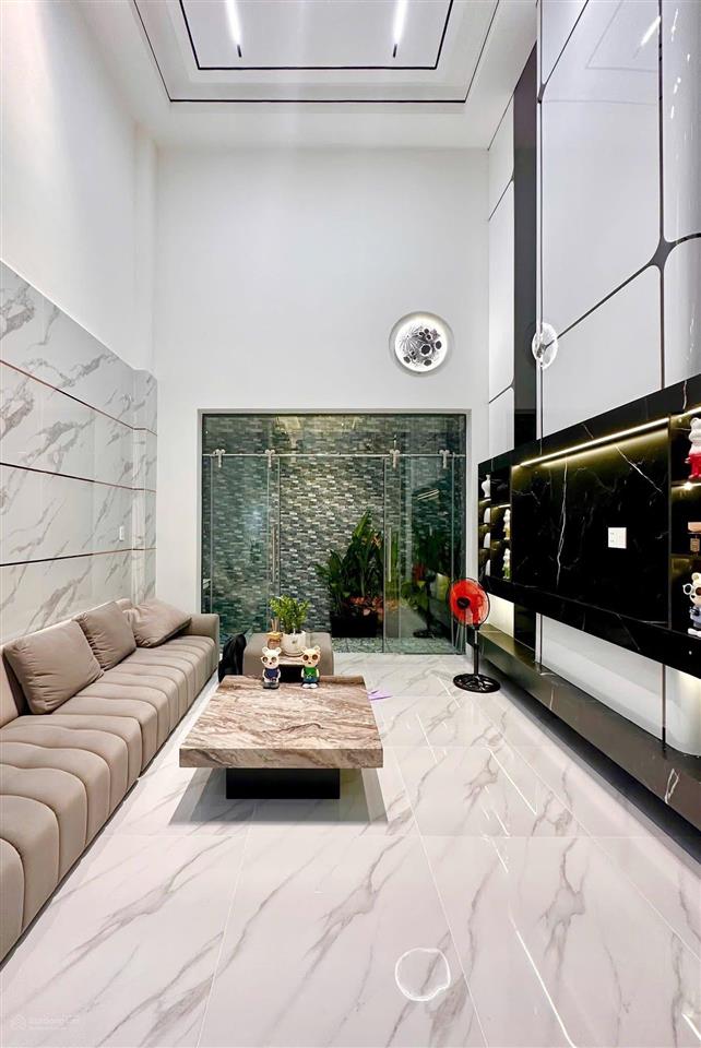 Trung tâm sài gòn, nhà ngay ký con, nguyễn thái bình, quận 1. dt 67,5m2 (4 tầng  5pn, 5wc) sổ sẵn