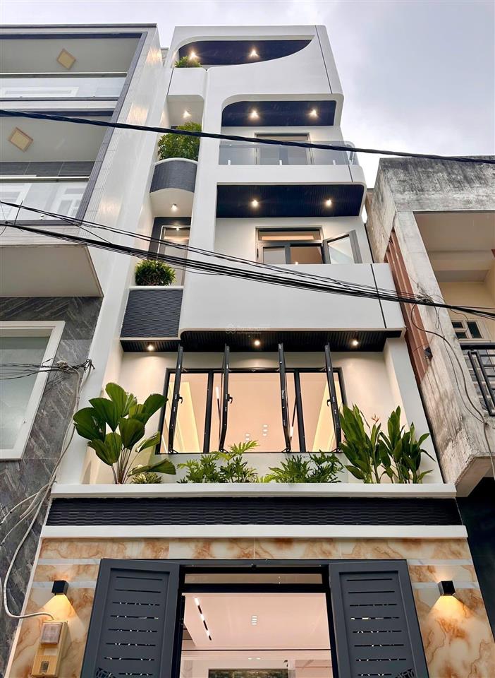 Trung tâm sài gòn, nhà ngay ký con, nguyễn thái bình, quận 1. dt 67,5m2 (4 tầng  5pn, 5wc) sổ sẵn