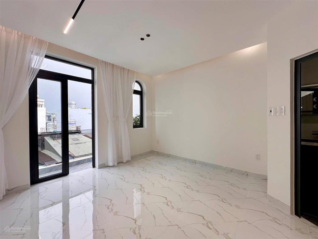 Trung tâm sài gòn, nhà ngay ký con, nguyễn thái bình, quận 1. dt 67,5m2 (4 tầng  5pn, 5wc) sổ sẵn