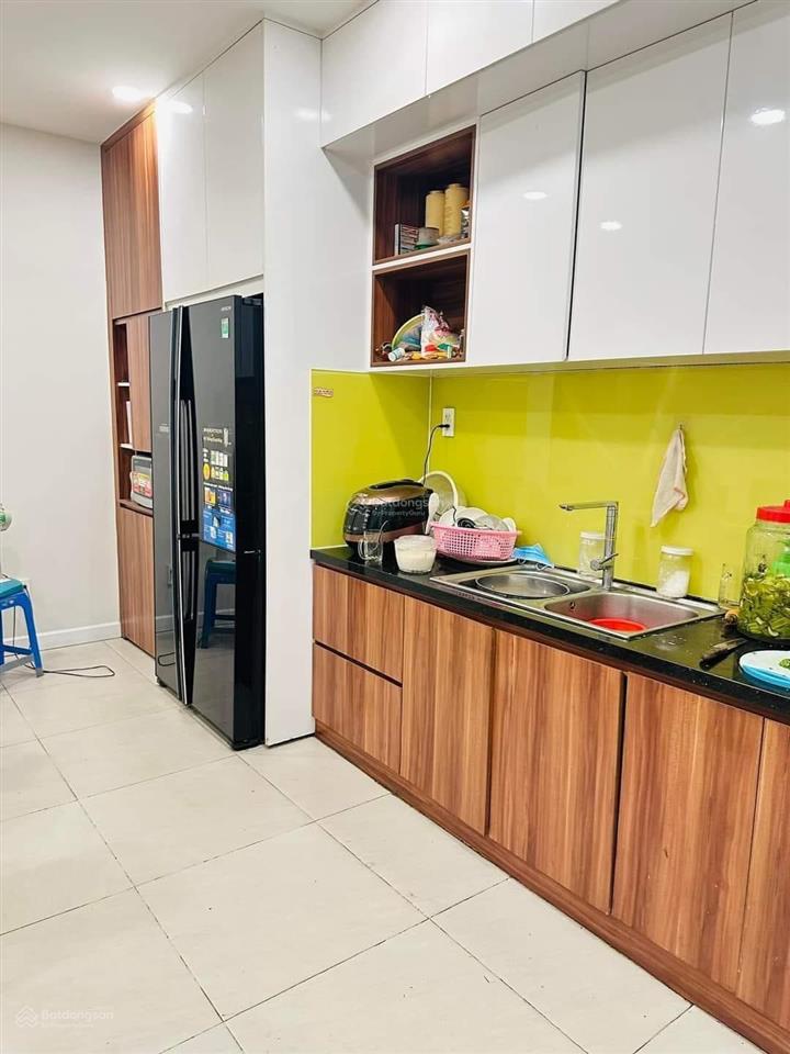Bán nhà 3 tầng (4pn, 4wc) giá 3.8 tỷ tại nguyễn thái sơn, p5, gò vấp. dt 74m2, hẻm 5m, gần vincom