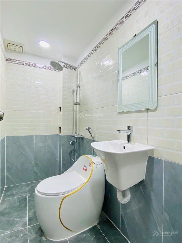 Bán gấp nhà 2 tầng, sổ hồng riêng, hẻm 5m ngay nguyễn đình chính, p15, phú nhuận. giá tốt