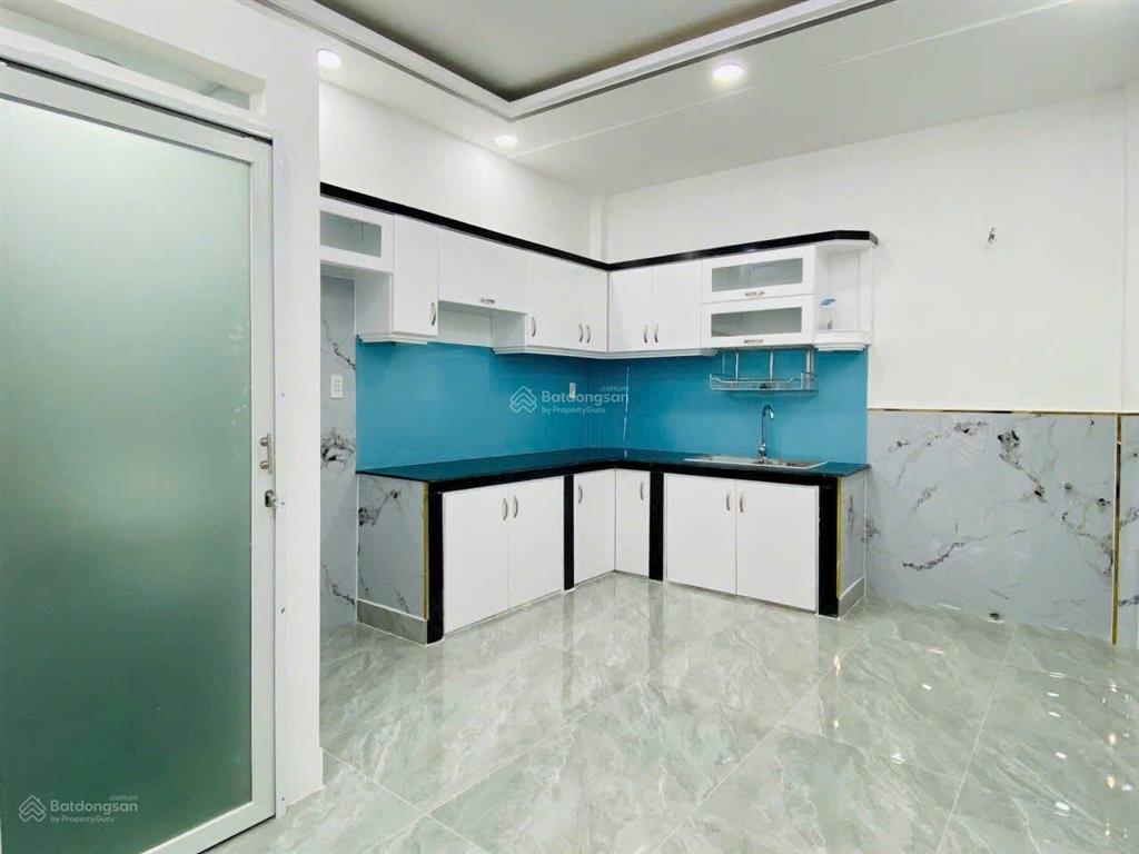 Bán gấp nhà 2 tầng, sổ hồng riêng, hẻm 5m ngay nguyễn đình chính, p15, phú nhuận. giá tốt