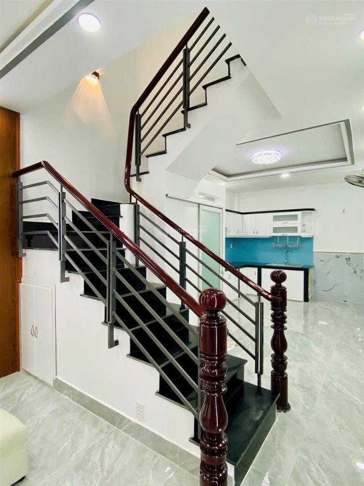 Bán gấp nhà 2 tầng, sổ hồng riêng, hẻm 5m ngay nguyễn đình chính, p15, phú nhuận. giá tốt