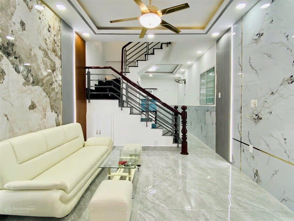 Bán gấp nhà 2 tầng, sổ hồng riêng, hẻm 5m ngay nguyễn đình chính, p15, phú nhuận. giá tốt