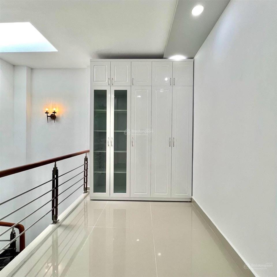 Ngay khu k300, đ. nguyễn minh hoàng, p12, tân bình, nhà 1t2l sổ sẵn, ra công hoà chỉ 100m