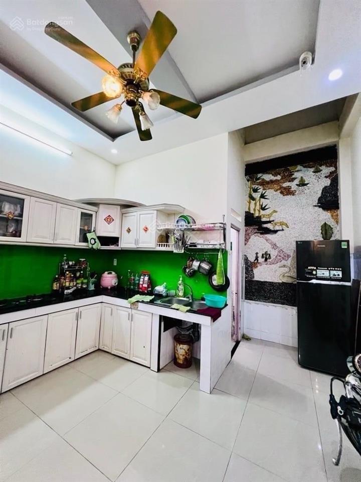 Nhà 3 tầng, 70m2 (4,5 x 15,5m) giá tỷ ngay đ. trần quang diệu, p14, quận 3. sổ công chứng ngay