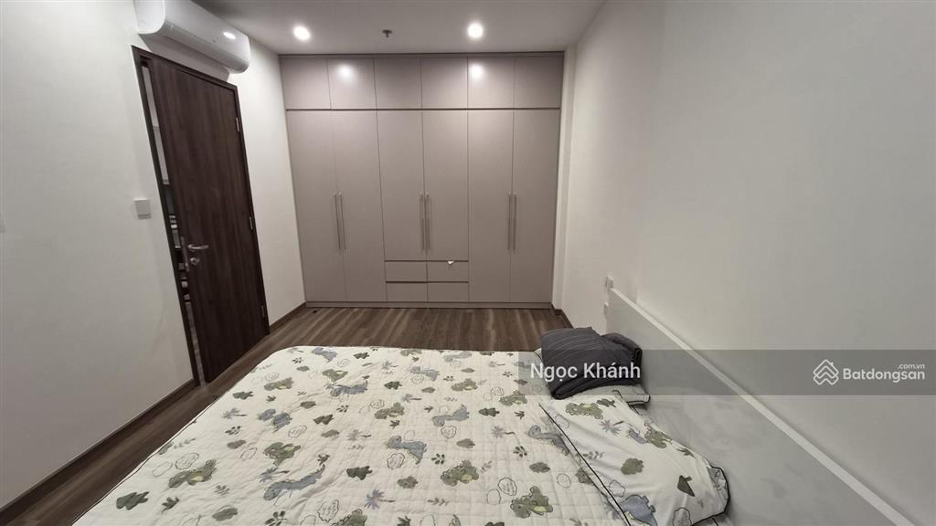 1n tòa zr3 43,3m, full đồ, phòng ngủ có ban công siêu thoáng